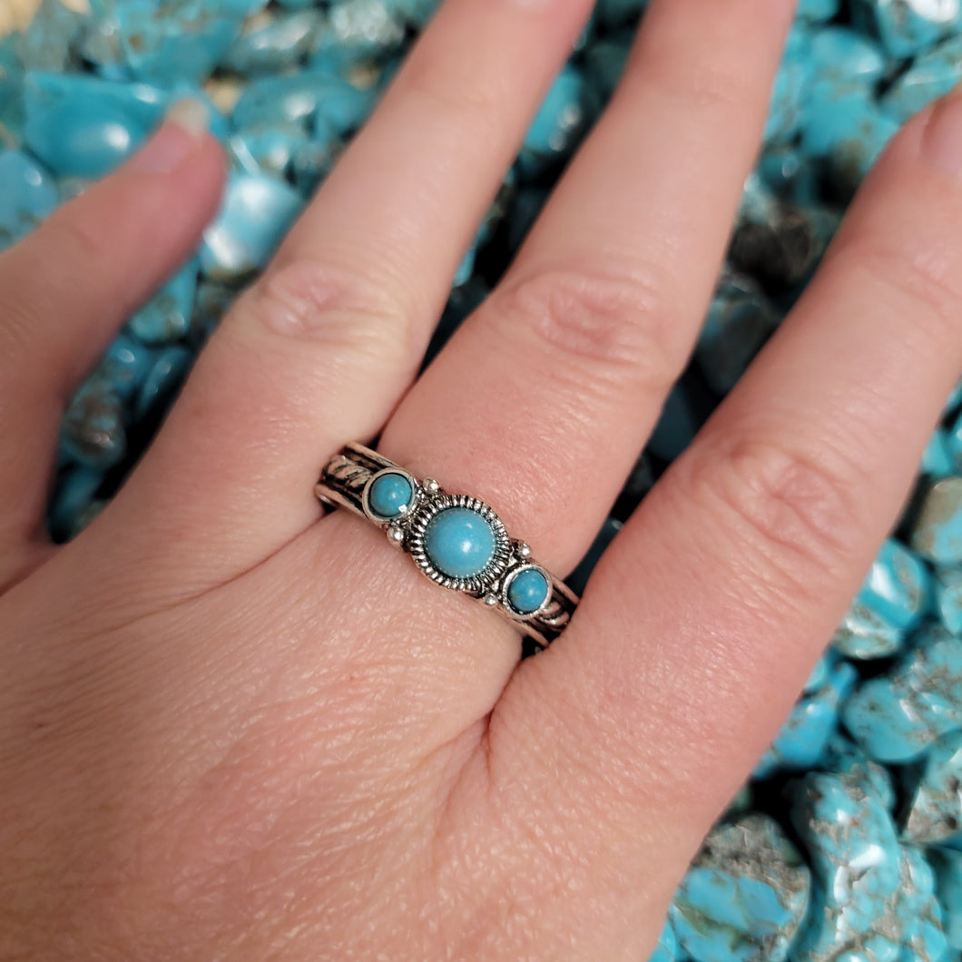 Dainty Triple Stone Ring [turquoise]